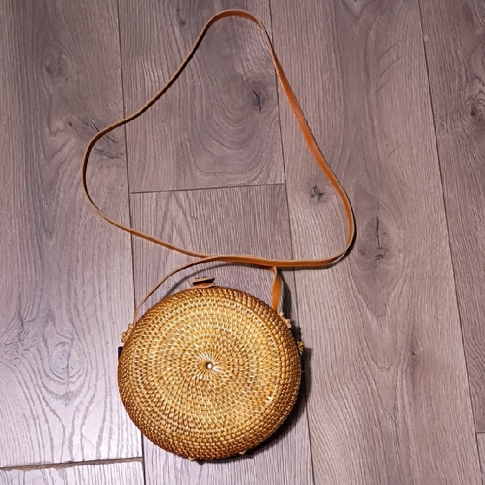 Round Woven Tan‎ Crossbody Bag